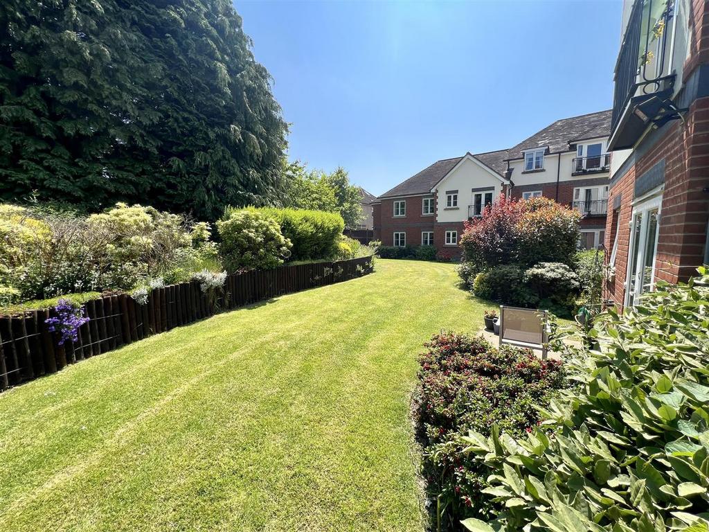PC25 Garden2.jpg