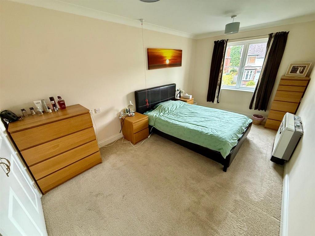 PC25 Bed1.jpg