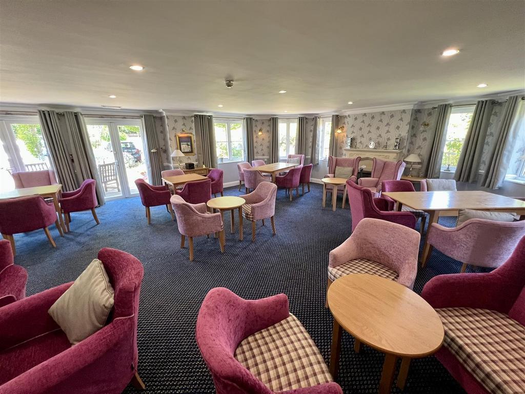 PC25 Lounge2.jpg