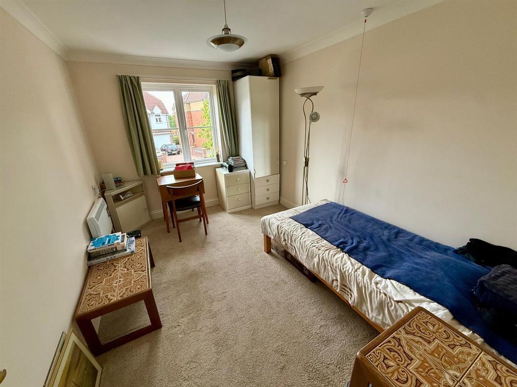 PC25 Bed2.jpg