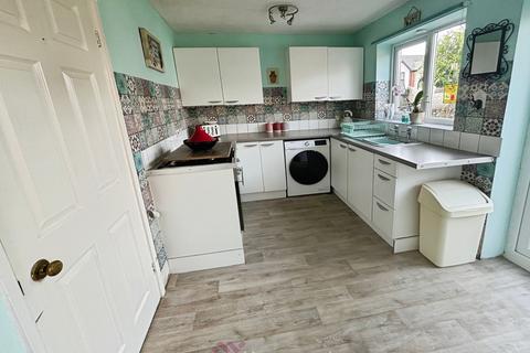 21 Broadlands Close, Dunscroft, Doncaster, DN7 4NN