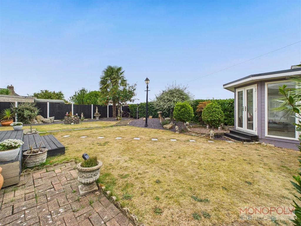 CAM03815 G0-PR0332-STILL007.jpg