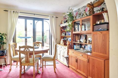 4 bedroom detached house for sale, Cromwell Close, Swaffham