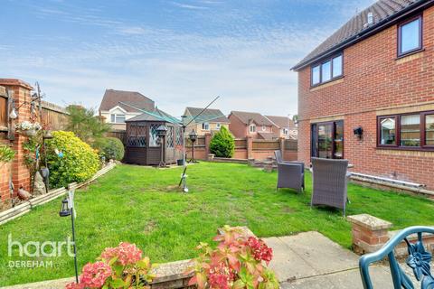 4 bedroom detached house for sale, Cromwell Close, Swaffham