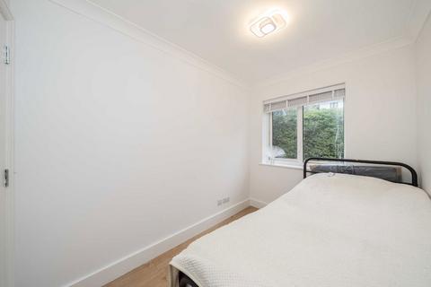 114 Varsity Drive, Twickenham, TW1 1AJ