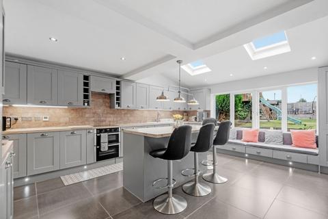 368 Chester Road North, Sutton Coldfield, B73 6RL