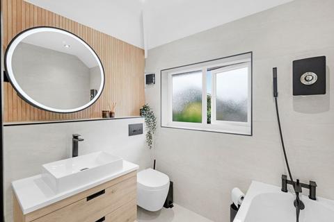 368 Chester Road North, Sutton Coldfield, B73 6RL
