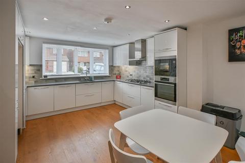 4 bedroom detached house for sale, Talbrook, Brentwood