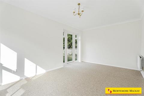 30 Macleod Road, London, N21 1SN
