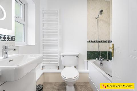 30 Macleod Road, London, N21 1SN