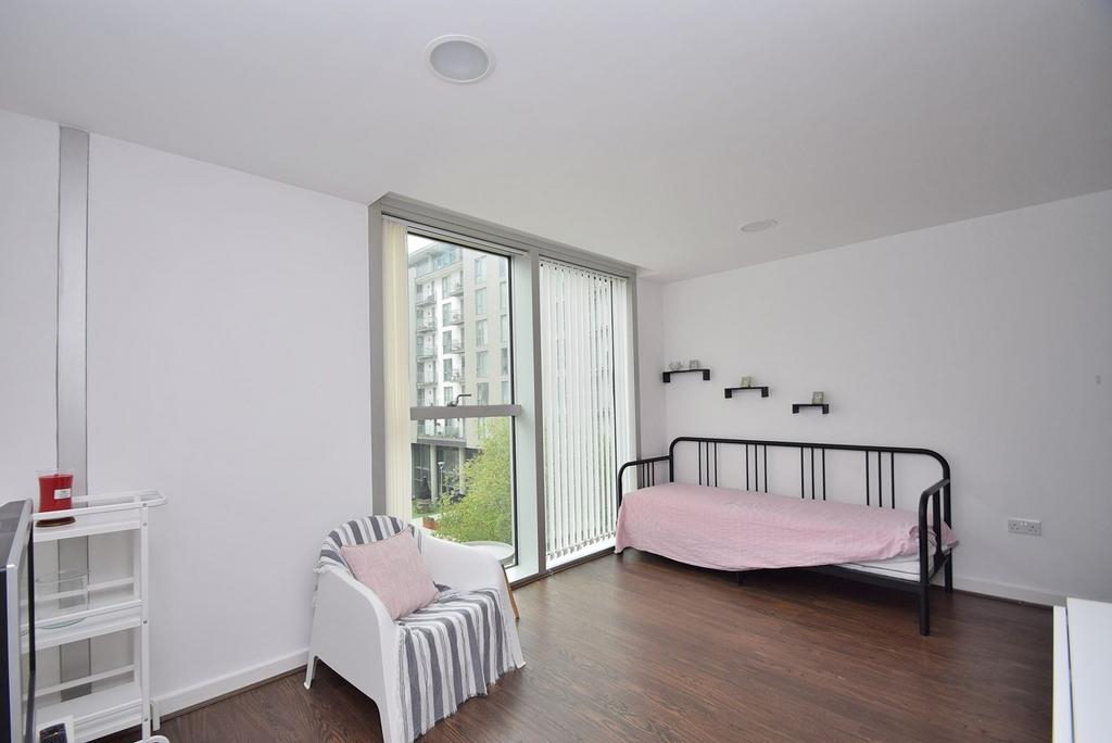 Lounge/Bedroom Area