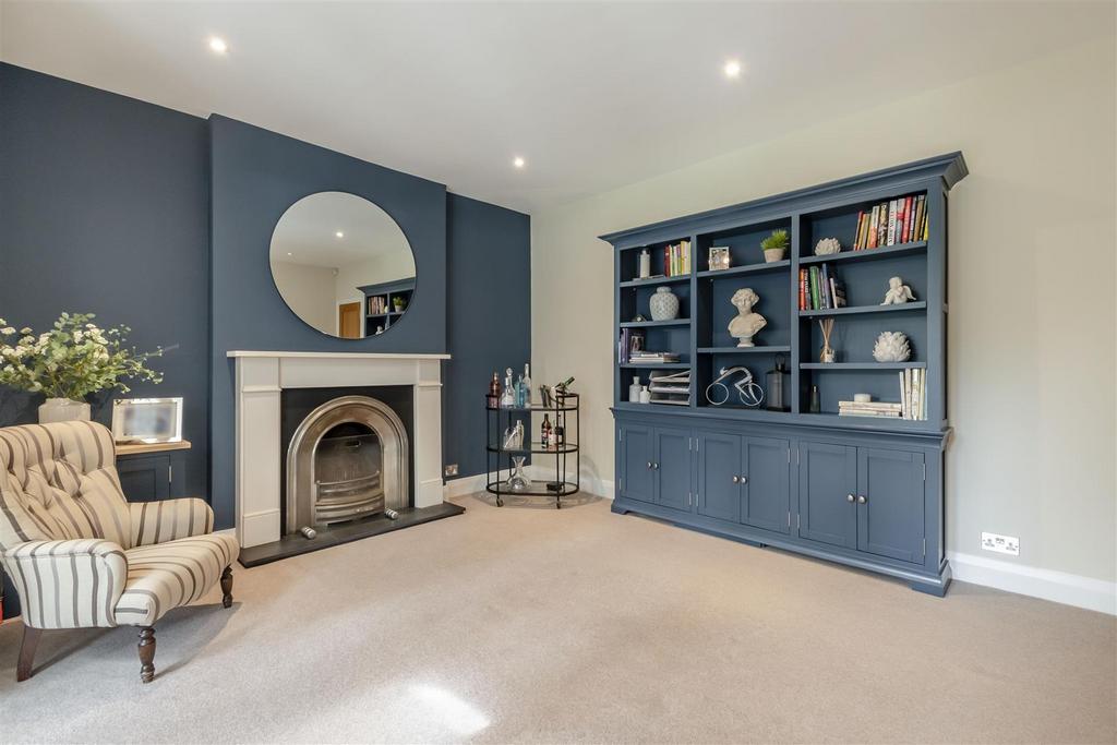 8657816-interior02.jpg