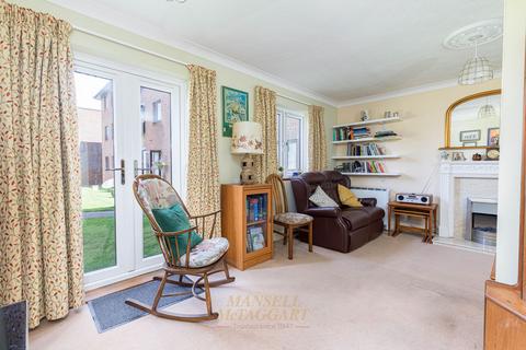 1 bedroom flat for sale, Brighton Road, Crawley RH11