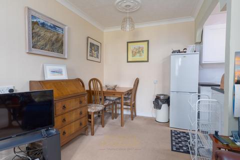 1 bedroom flat for sale, Brighton Road, Crawley RH11