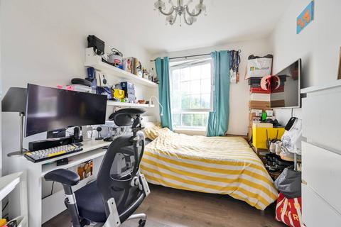 2 bedroom flat for sale, Law Street, London Bridge, London, SE1