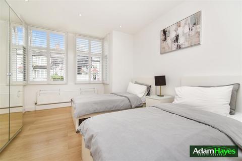 2 bedroom maisonette for sale, 20 Grove Road, London N12