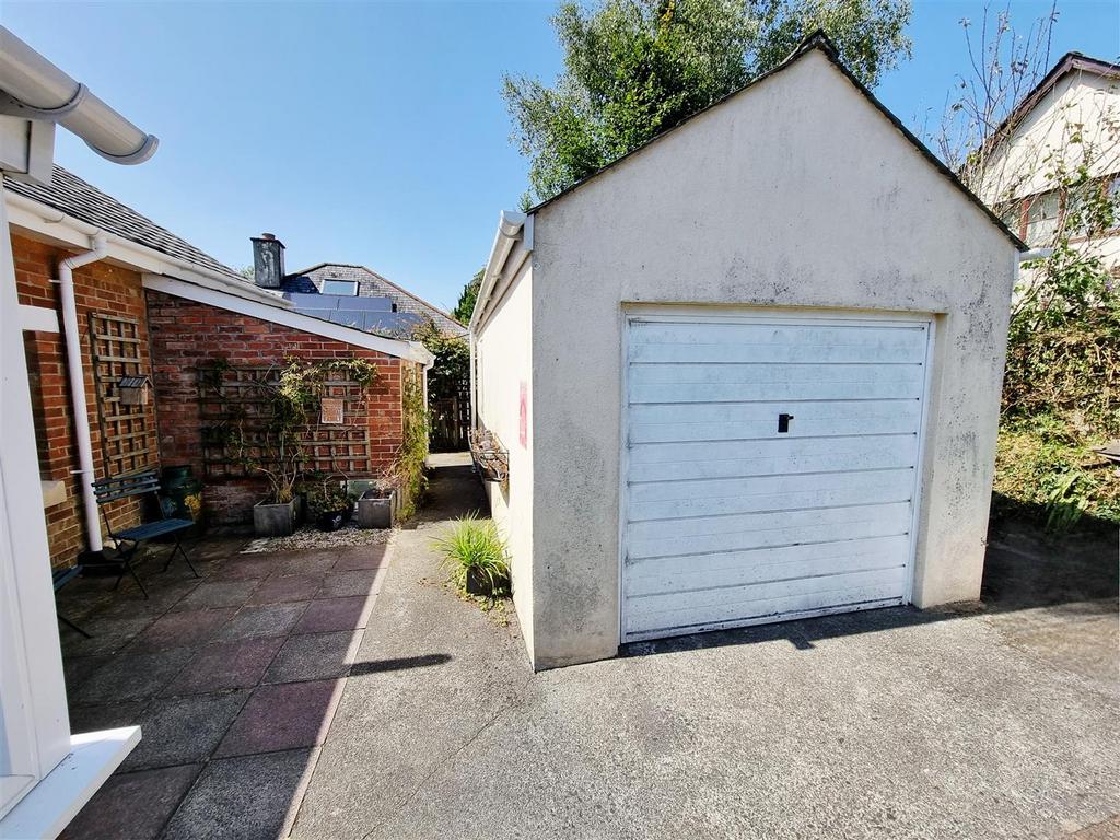 Garage.jpg