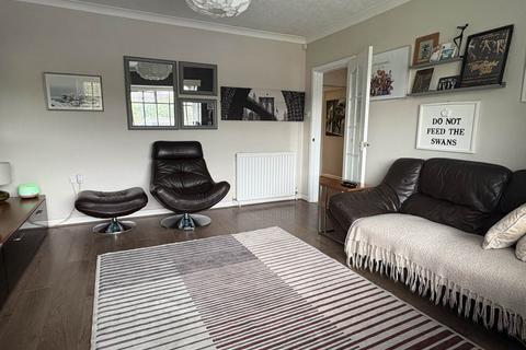 40 Valley New Road, Royton, Oldham, OL2 6BN