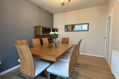 40 Valley New Road, Royton, Oldham, OL2 6BN