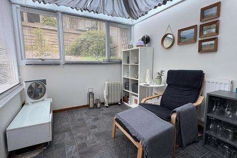 40 Valley New Road, Royton, Oldham, OL2 6BN
