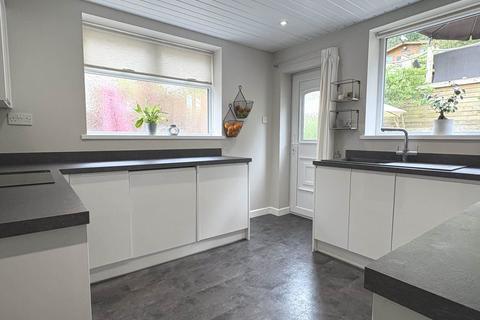 40 Valley New Road, Royton, Oldham, OL2 6BN