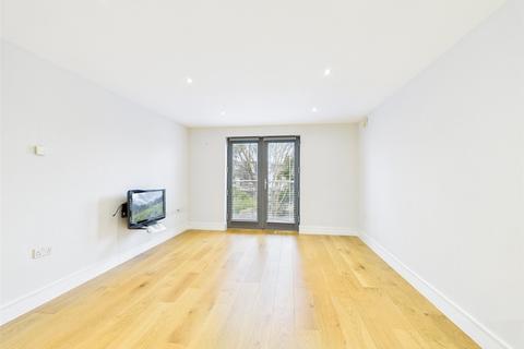 2 bedroom apartment to rent, St Margarets Road, St Margarets