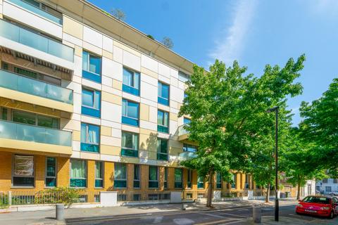 2 bedroom flat for sale, Trematon Walk, London N1