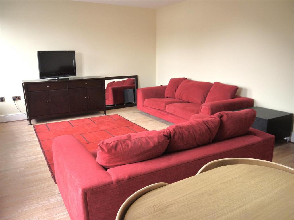 Lounge 22.jpg