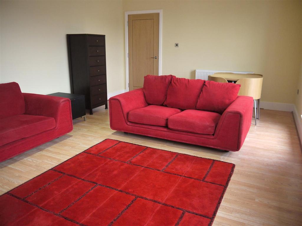 Lounge 2.jpg