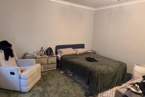 2 Westfields Road, London, W3 0AP