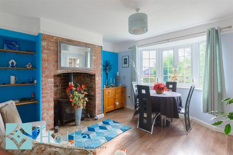 4 bedroom detached house for sale, Caersws SY17