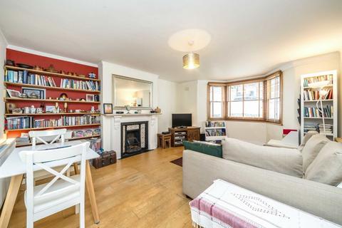 2 bedroom flat for sale, Ferme Park Road, London N4