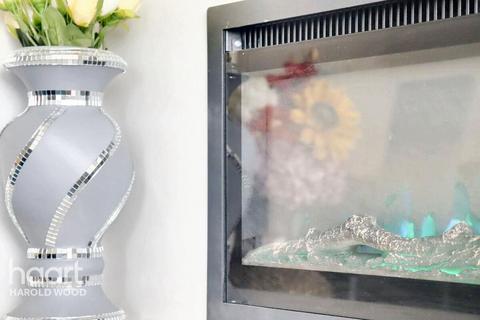 31 Tennyson Road, Romford, RM3 7AD