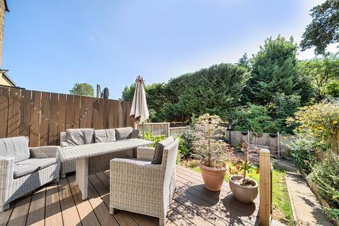 4 bedroom terraced house for sale, Casewick Road, London, SE27