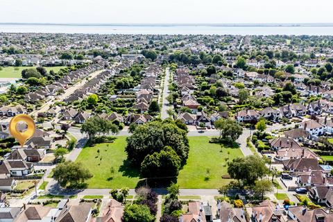 23 Branscombe Square, Southend-on-sea, SS1 3QD