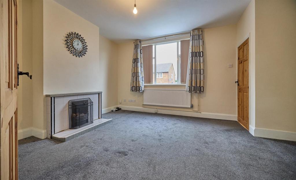 Lounge to front