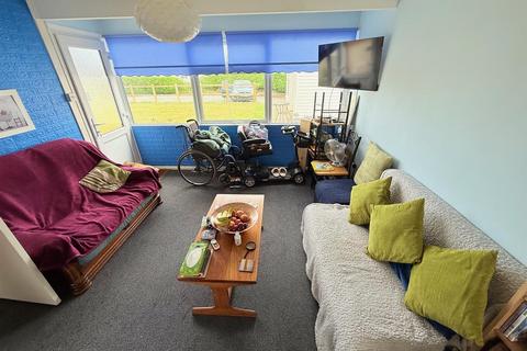 2 bedroom chalet for sale, Newport Road, Hemsby