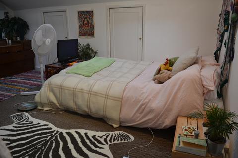 4 bedroom terraced house to rent, 10 York Road Easton Bristol BS5 6BJ