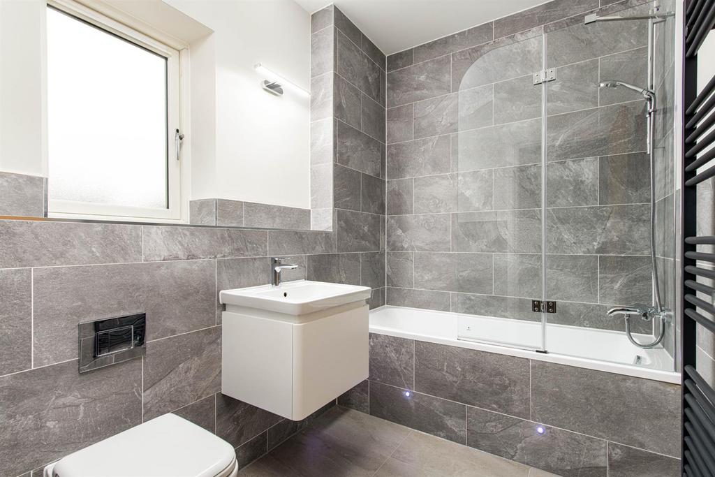 Bathroom 1.jpg