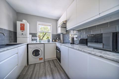 1 bedroom apartment for sale, Lions Close, London