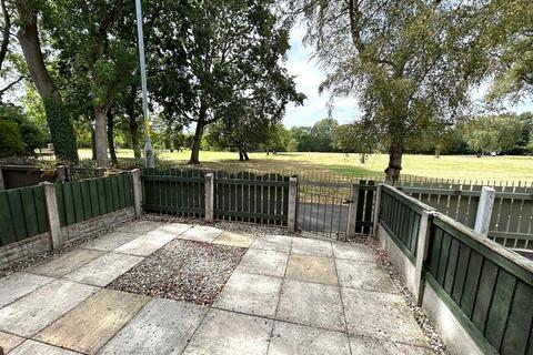 2 bedroom mews for sale, Westleigh View, Leigh