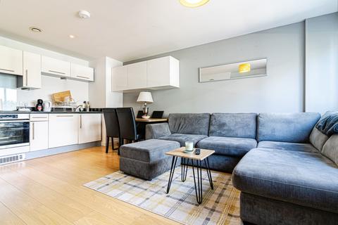 2 bedroom apartment for sale, Broadway, Salford M50