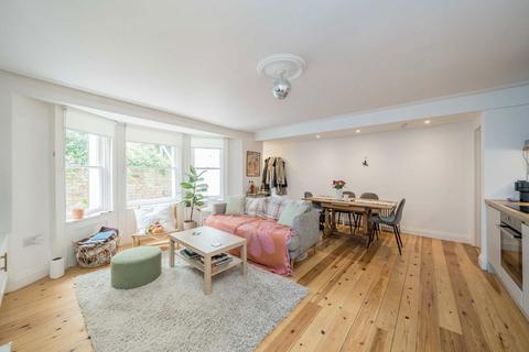 2 bedroom flat for sale, Queens Road, Twickenham TW1