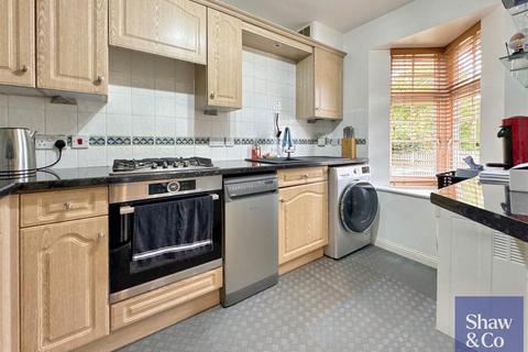 58 Avondale Gardens, Hounslow, TW4 5EU