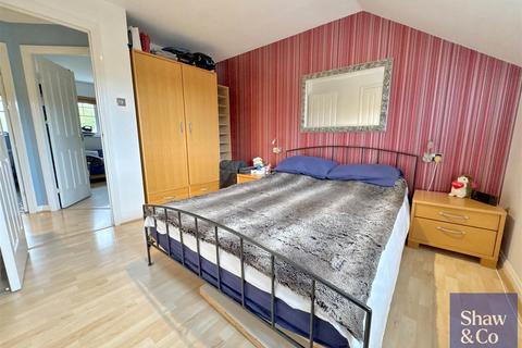 58 Avondale Gardens, Hounslow, TW4 5EU