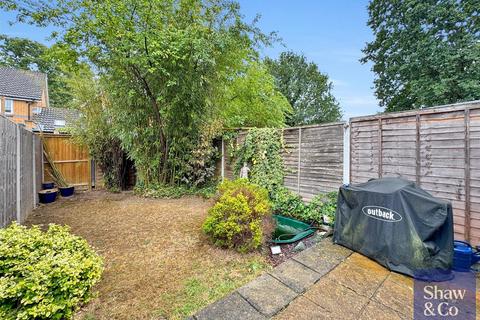 58 Avondale Gardens, Hounslow, TW4 5EU