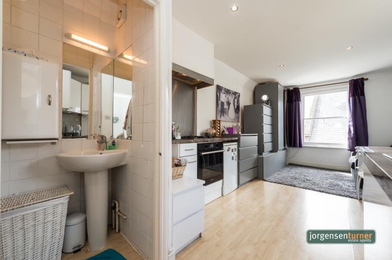 Apartment in London - More