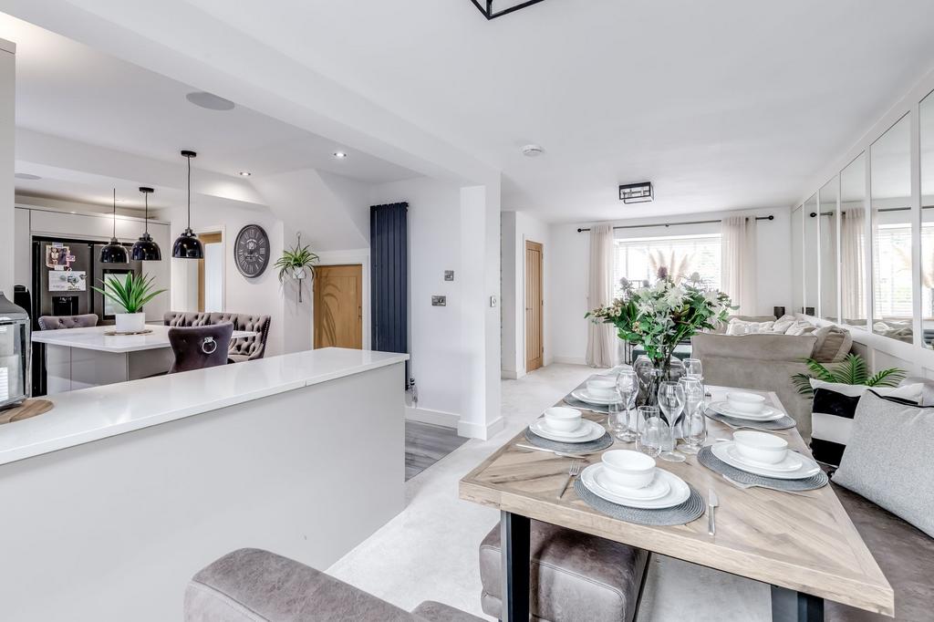 Sitting/Dining Room