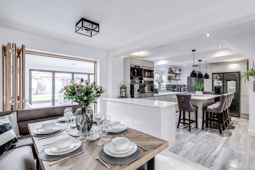 Sitting/Dining Room