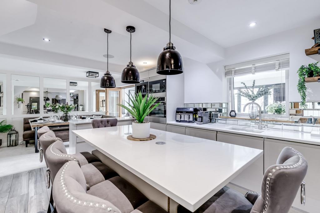Kitchen/Breakfast Room